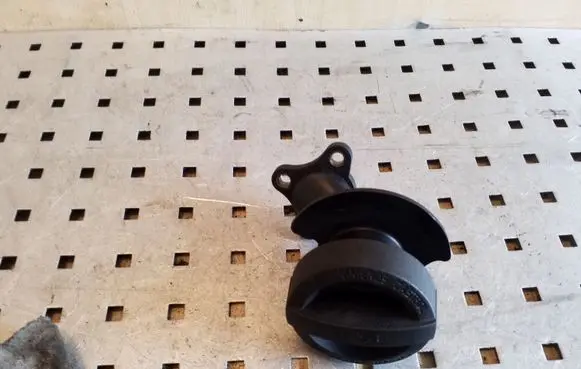 Volvo S80 Oil filler cap 30777537