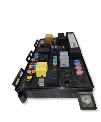 Opel Astra H Fuse module 13206754