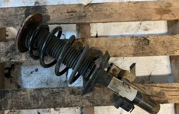 Volvo XC60 Front shock absorber/damper 8077780