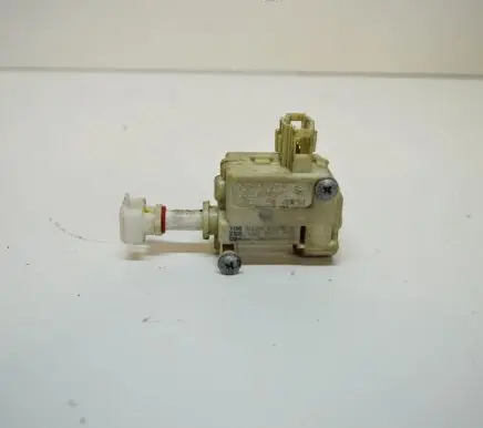 Fuel tank cap lock