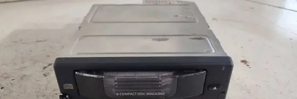 BMW 5 E60 E61 CD/DVD changer 9131850 70349915 020469