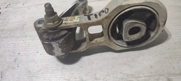 Fiat Tipo Engine mount bracket