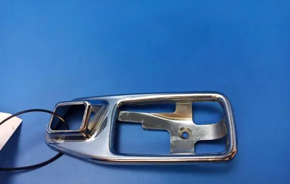 Rear door interior handle