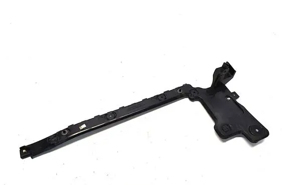 Rear bumper mounting bracket