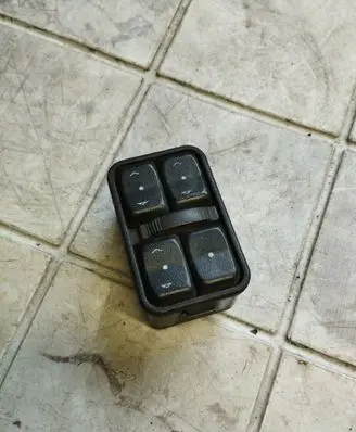Opel Zafira A Electric window control switch 13363401 90561086