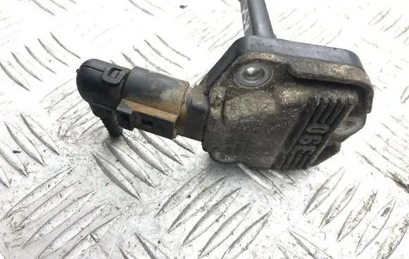 Audi A6 S6 C6 4F Oil pressure sensor 06E907660