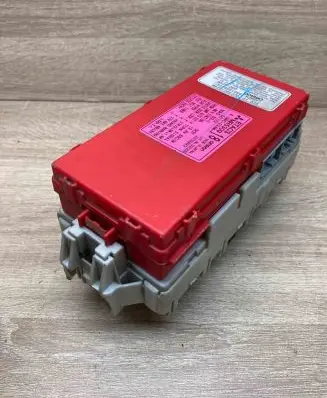 Mitsubishi Outlander Fuse module MR530918 208041402