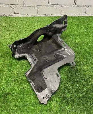 Mercedes-Benz GLE W167 Other engine bay part A1676204601