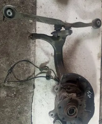 Audi A4 S4 B7 8E 8H Front wheel hub spindle knuckle