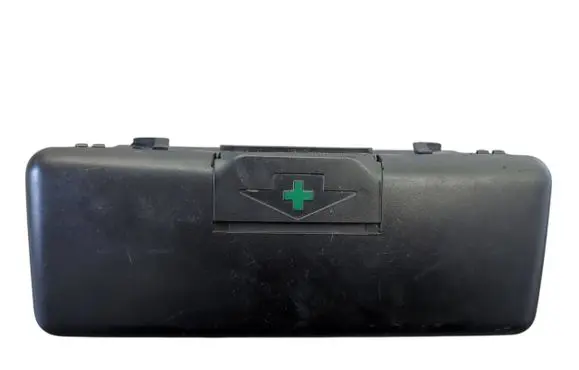 BMW 5 E39 First aid kit 8176553 52108176553