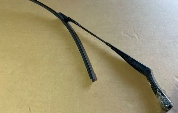 Nissan Pulsar Front wiper blade arm 288814MA0A