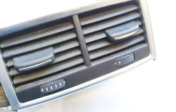 Audi Q7 4L Dash center air vent grill 4L0819203
