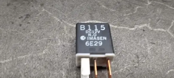 Mazda 3 Fuel pump relay B115