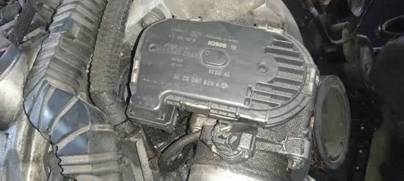 Mercedes-Benz ML W164 Throttle valve 0281002714 A6290900270
