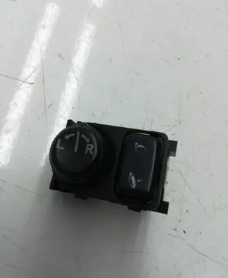 Nissan Qashqai Wing mirror switch