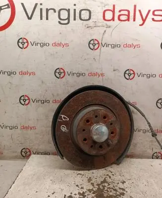 Rear wheel hub