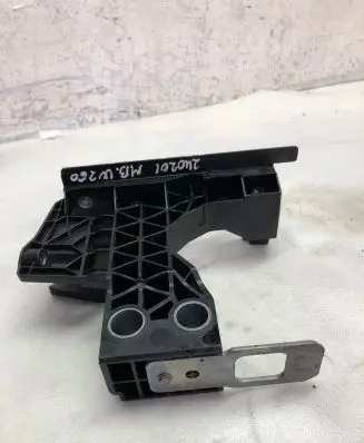Mercedes-Benz C W206 Radiator mount bracket A2066201700