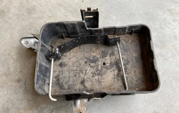 Honda CR-V Battery box tray