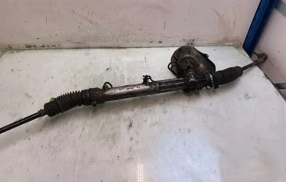 Ford Mondeo Mk III Steering rack 1S7C3200EE
