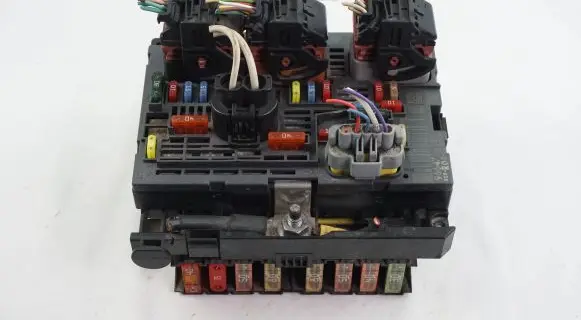 Citroen Berlingo Fuse module 9664706180