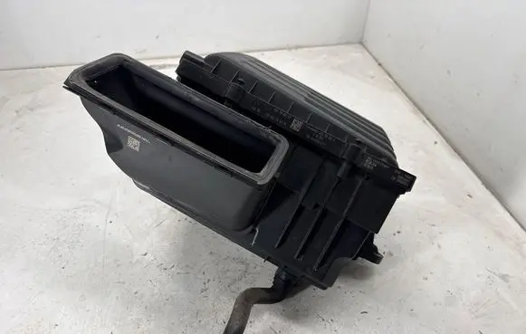 Audi Q3 F3 Air filter box 5Q0129607AD 5Q0129601BK