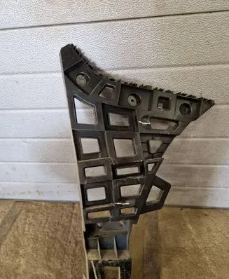 MG ZS Rear bumper mounting bracket 919L