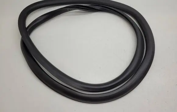 Volvo V40 Front door rubber seal 31385841