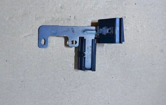 Volkswagen Golf VIII Gearbox mounting bracket 5N0971858C