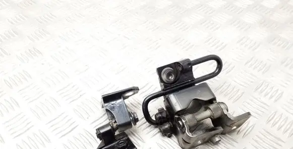 Rear door hinge set