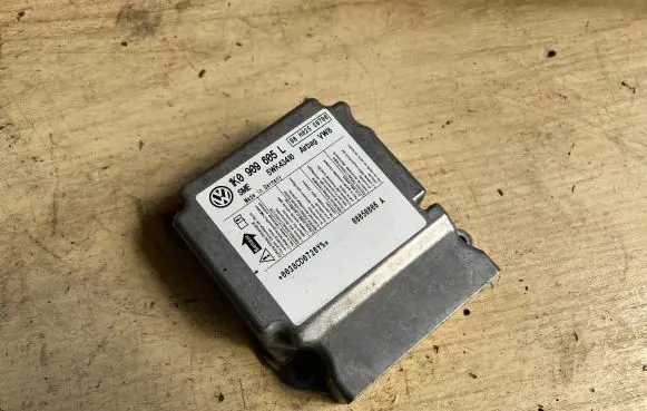 Skoda Octavia Mk2 (1Z) Airbag control unit/module 1K0909605L