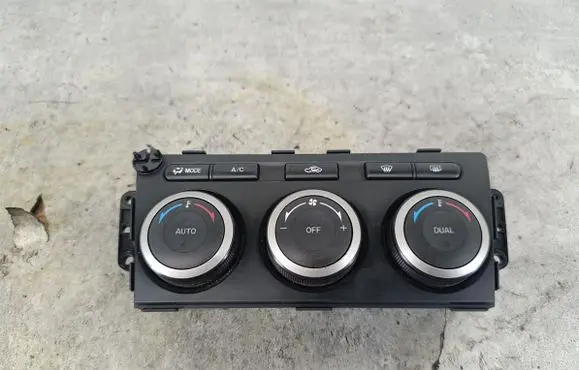 Mazda 6 Climate control/heater control trim