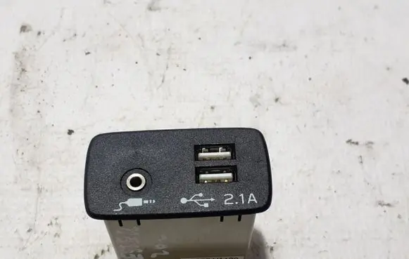 Subaru Forester SK USB socket connector 86257VA130