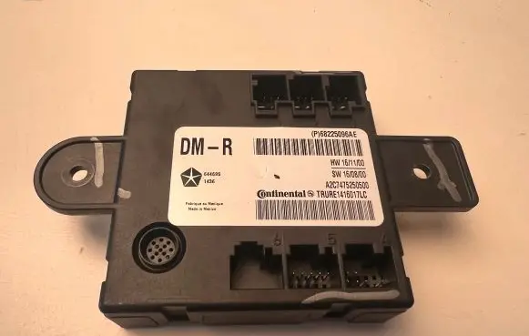 Chrysler Pacifica Sliding door control unit/module 68225096AE