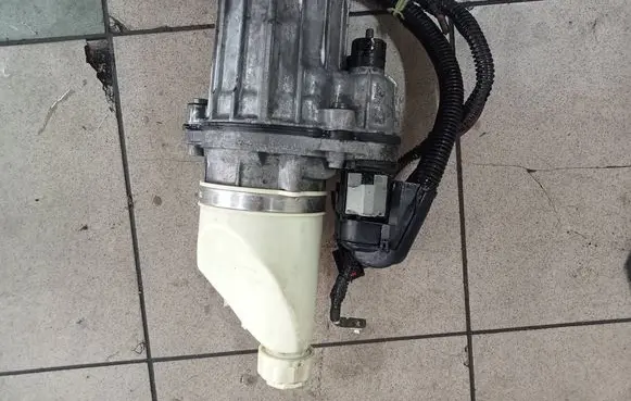 Opel Astra H Power steering pump 13192897 P06818636 558331