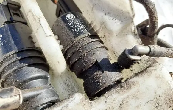 BMW 5 F10 F11 Windscreen/windshield washer pump 67126934160 6934160