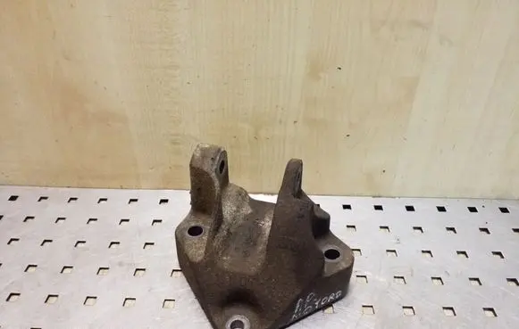 Nissan X-Trail T31 Engine mounting bracket 11332JD700