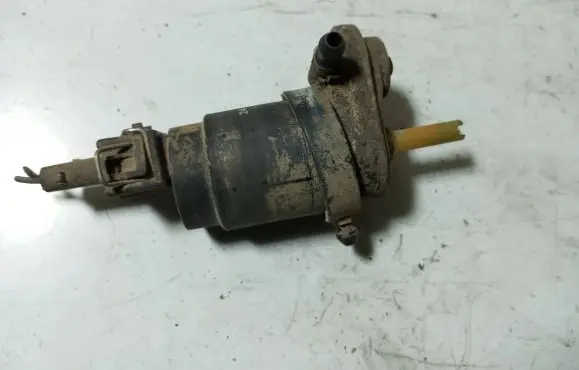 Opel Zafira B Windscreen/windshield washer pump 24439254