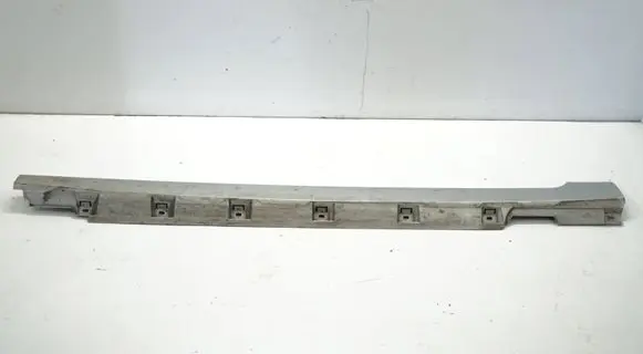 Volkswagen PASSAT B8 Sill/side skirt trim
