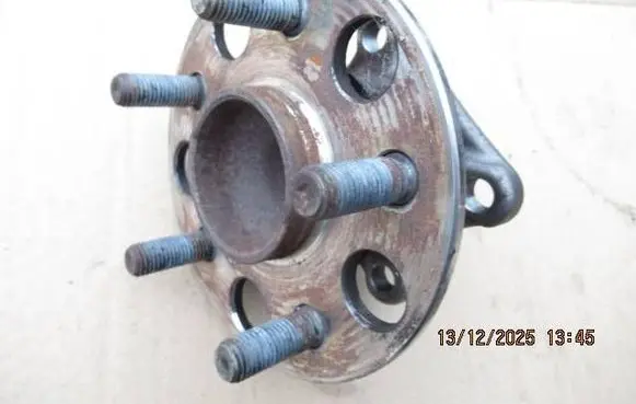 Toyota Yaris XP210 Rear wheel hub 89544F4010