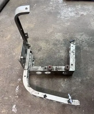 Audi A8 S8 D2 4D Fender mounting bracket 4D0821138AE