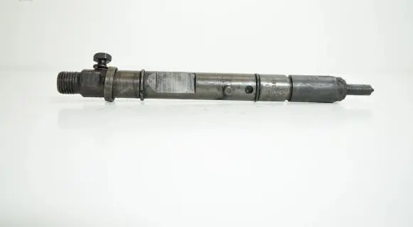 Audi A4 S4 B5 8D Fuel injector 059130201AE