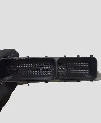 Volvo V70 Engine control unit/module 31336983 0281018414