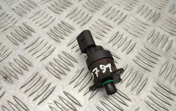 Mercedes-Benz B W245 Fuel pressure regulator 