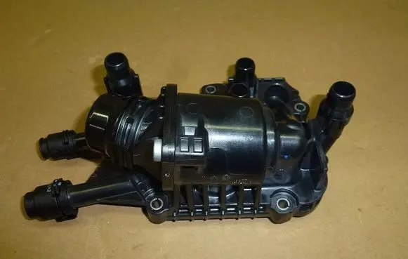 BMW X3 G01 Thermostat housing 11997711