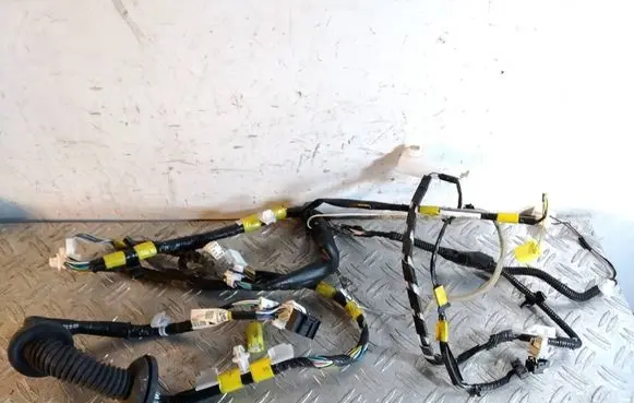 Toyota RAV 4 (XA40) Front door wiring loom 8215142C70