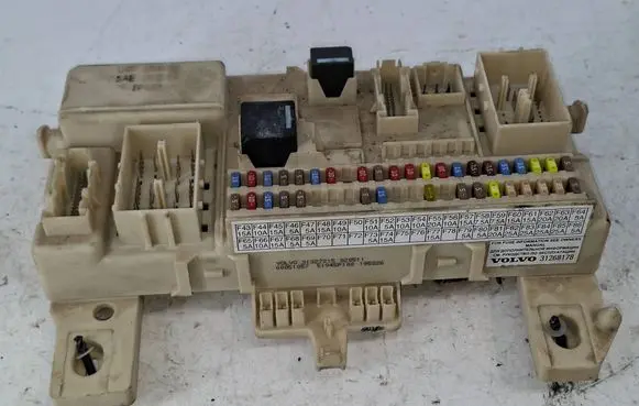 Volvo S40 Fuse box set 31327215 51945P100 00051057