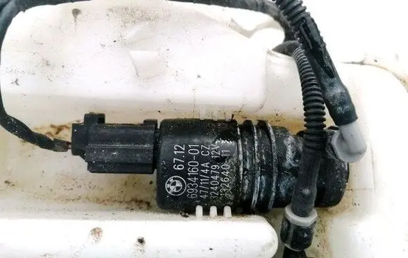 BMW 5 F10 F11 Windscreen/windshield washer pump 693416001 6712693416001