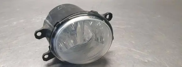 Toyota Prius+ (ZVW40) Front fog light 89092700