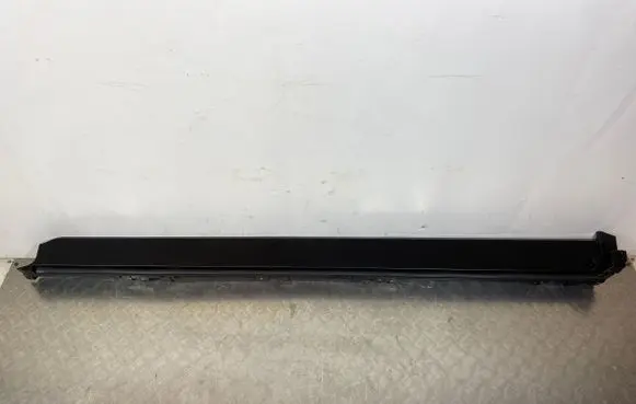 Mitsubishi Outlander IV Sill 72501A135