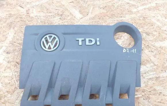 Volkswagen PASSAT B7 Engine cover (trim) 03L103925R